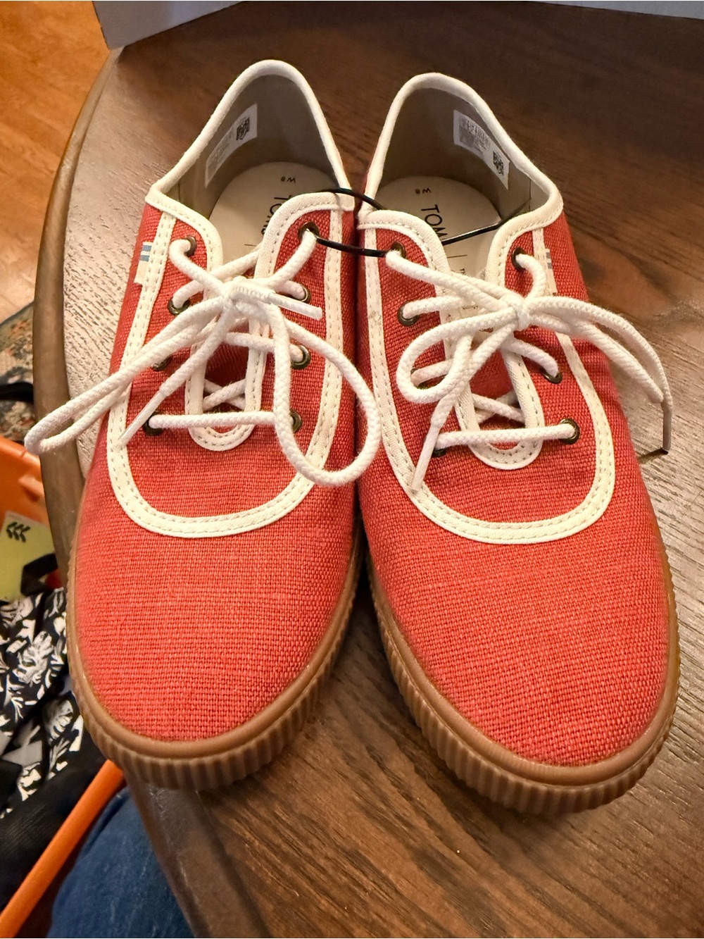 TOMS Women's canvas sneakers. Heathered red color. Size 8 - Picture 2 of 6
